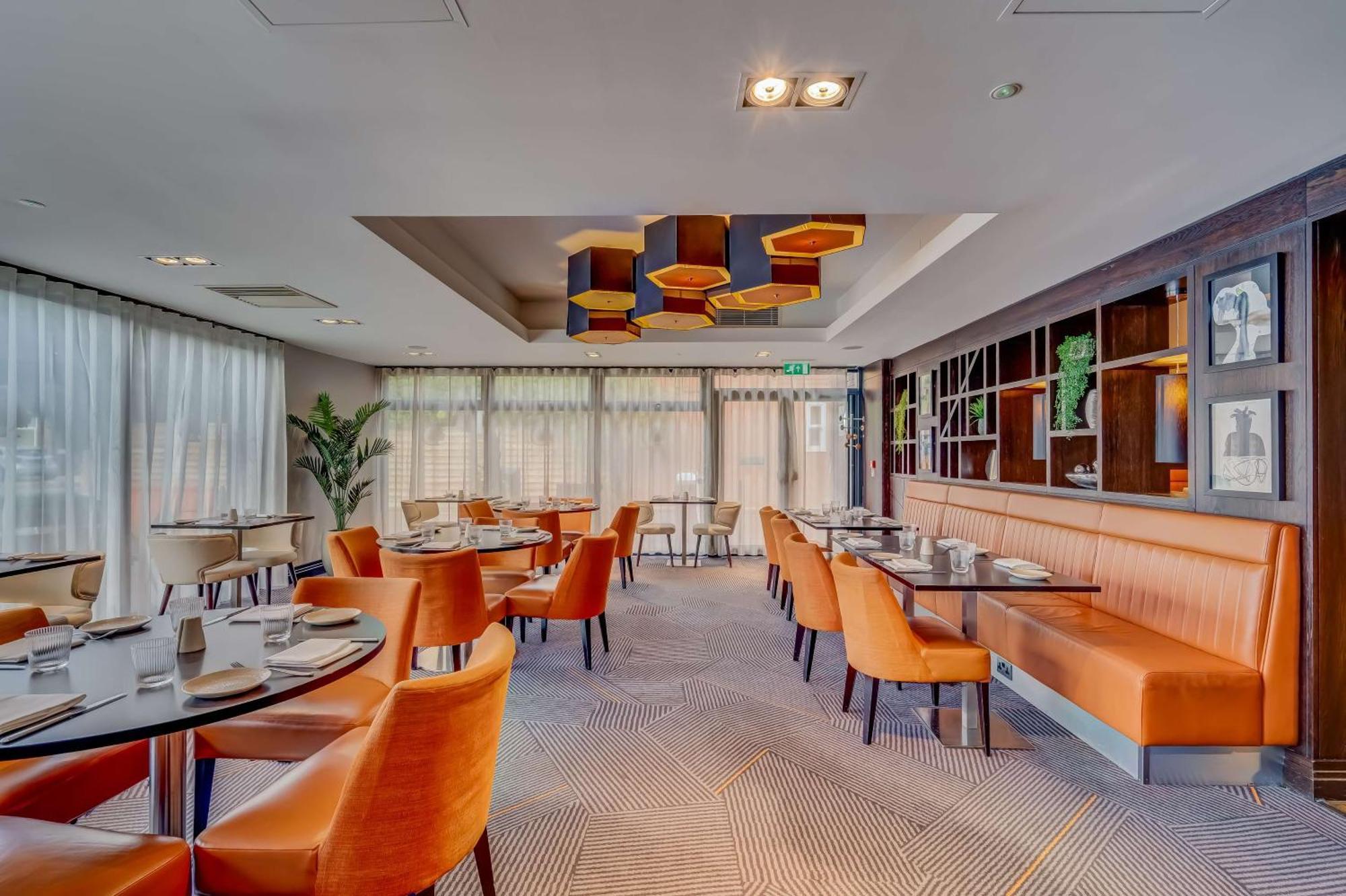 Doubletree By Hilton London Ealing Hotell Eksteriør bilde