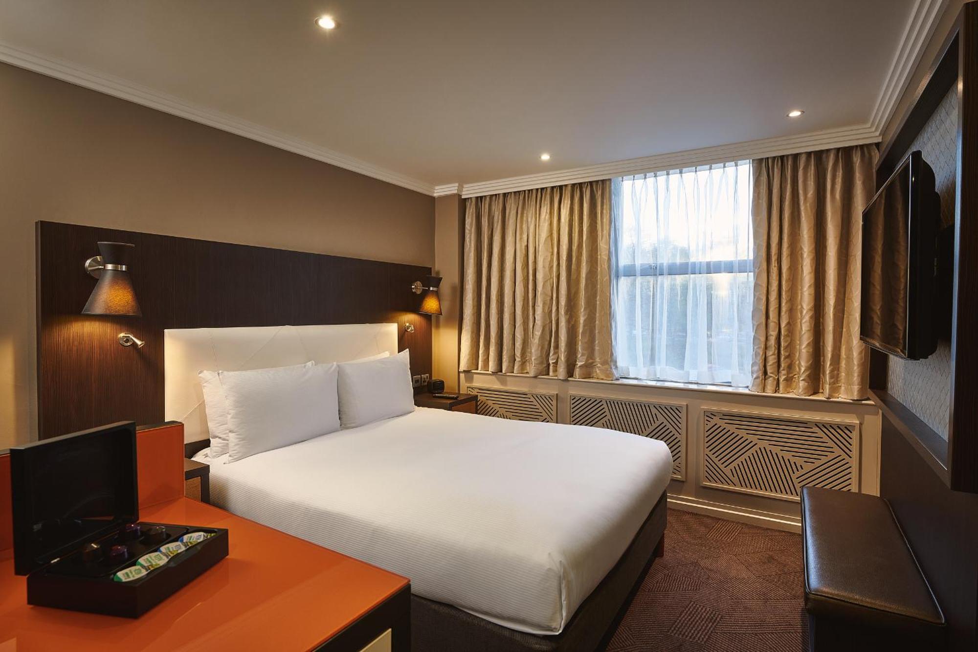 Doubletree By Hilton London Ealing Hotell Eksteriør bilde