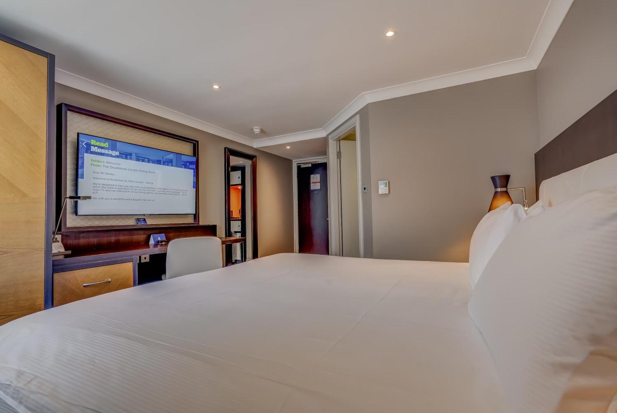Doubletree By Hilton London Ealing Hotell Eksteriør bilde