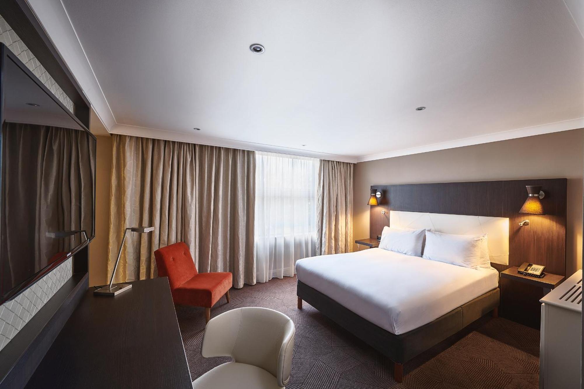 Doubletree By Hilton London Ealing Hotell Eksteriør bilde