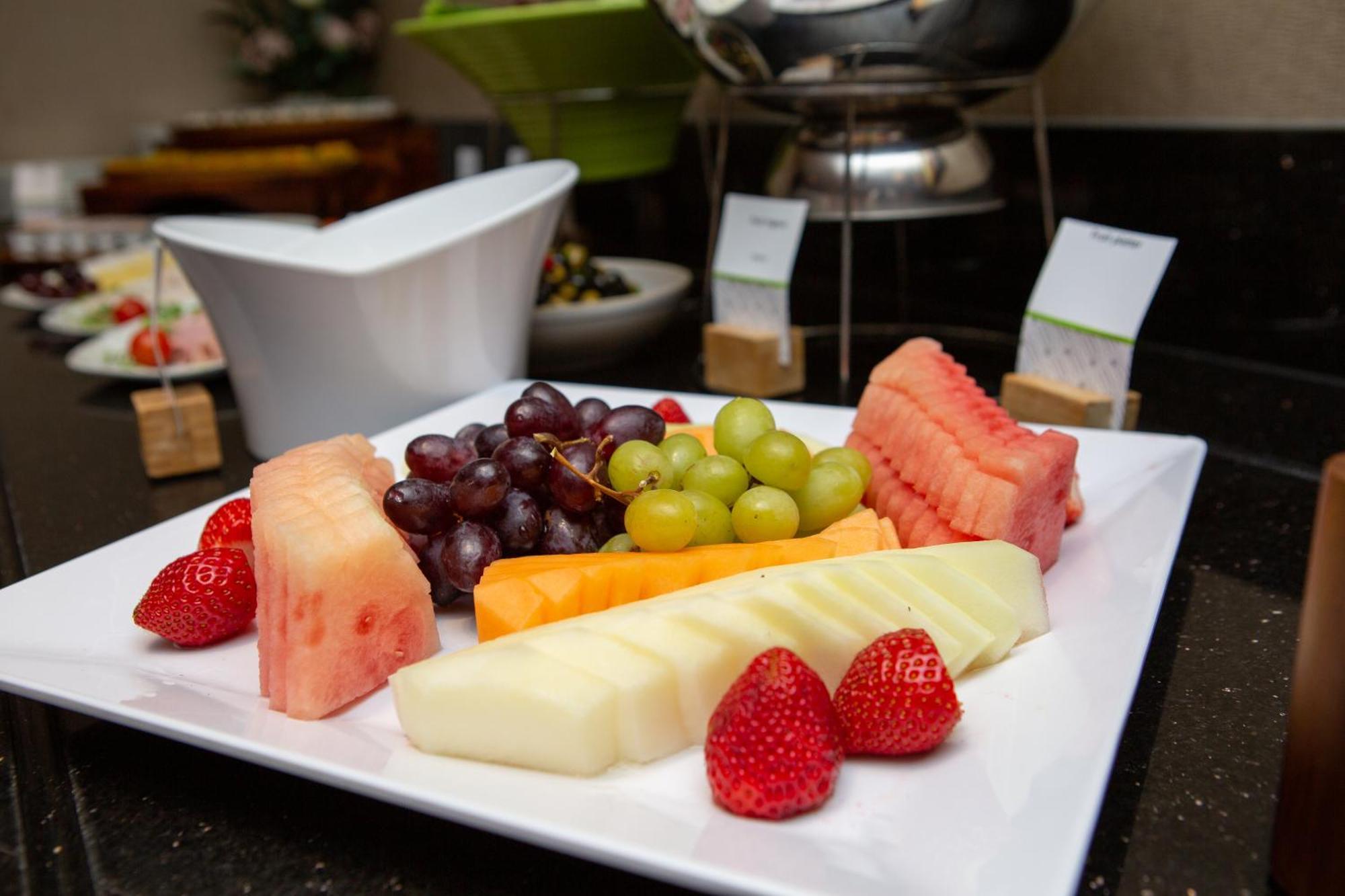 Doubletree By Hilton London Ealing Hotell Eksteriør bilde