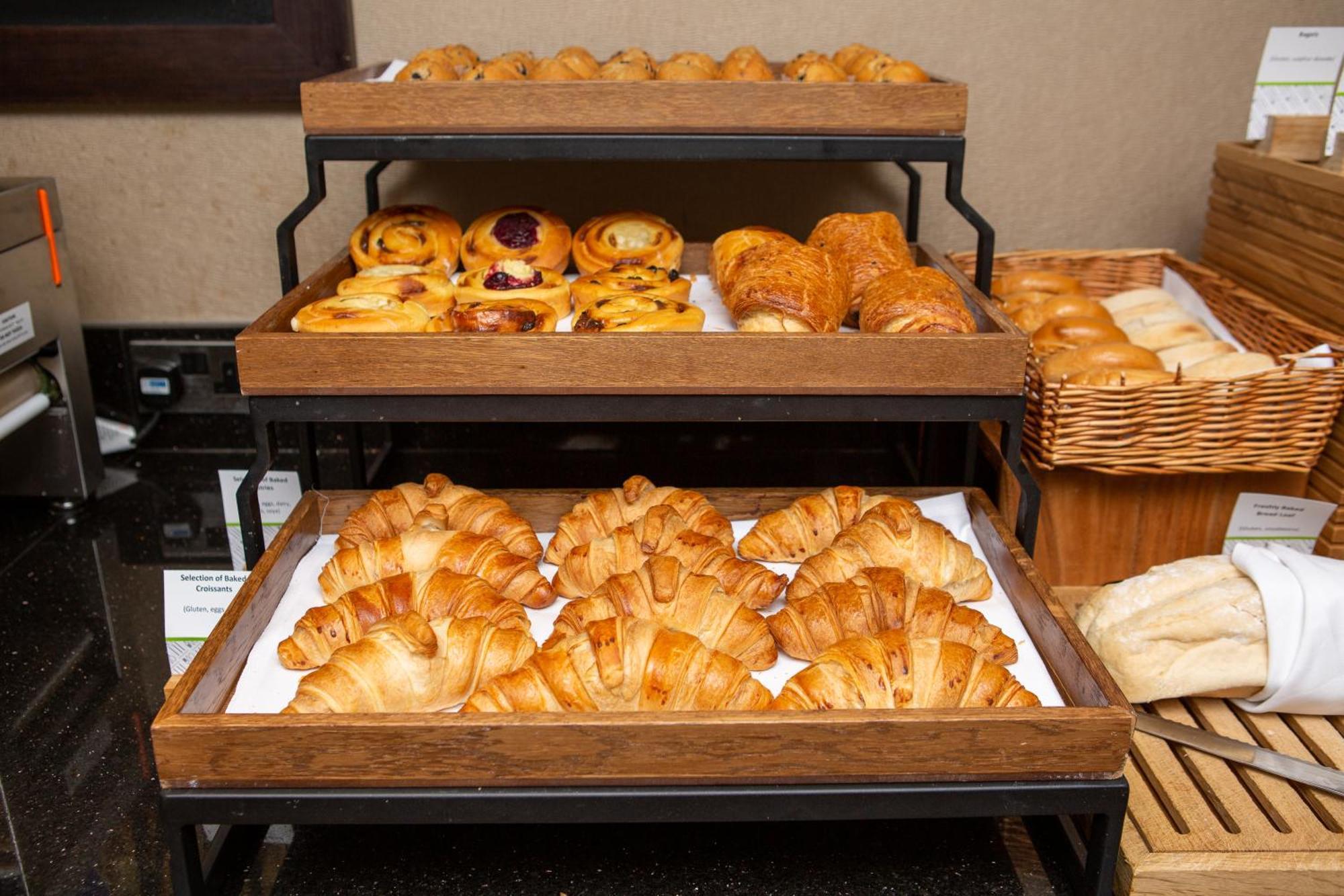 Doubletree By Hilton London Ealing Hotell Eksteriør bilde