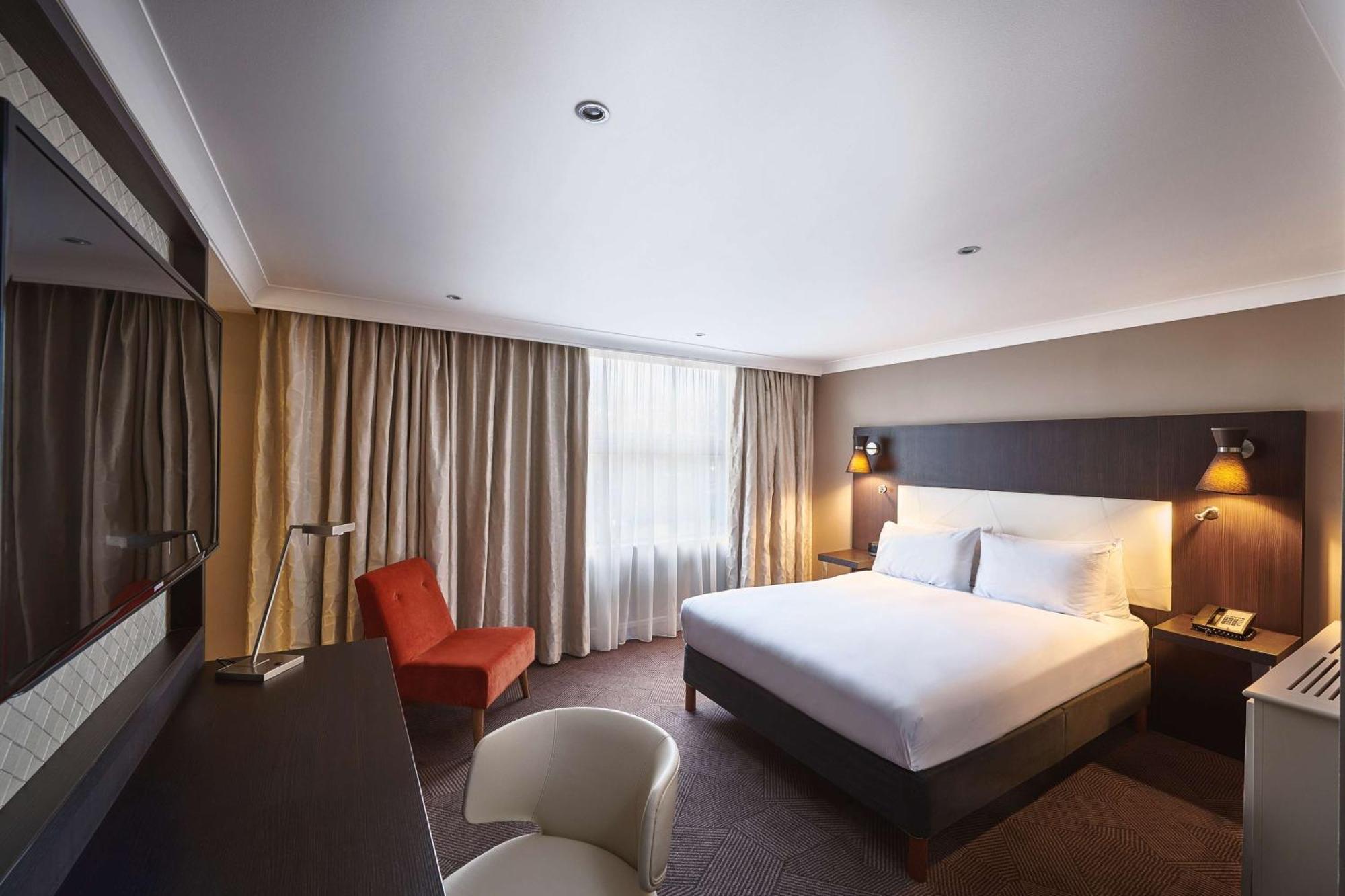 Doubletree By Hilton London Ealing Hotell Eksteriør bilde