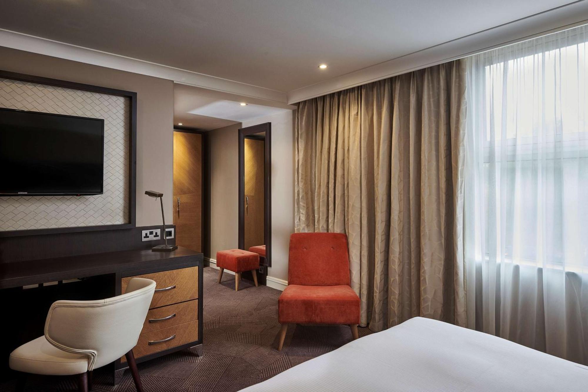 Doubletree By Hilton London Ealing Hotell Eksteriør bilde
