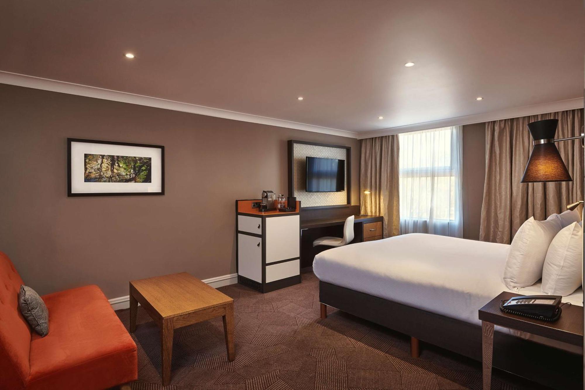 Doubletree By Hilton London Ealing Hotell Eksteriør bilde
