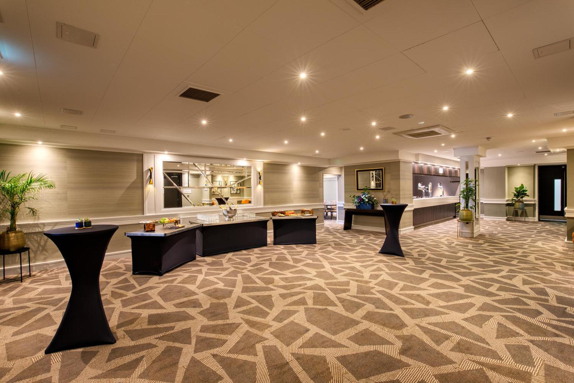 Doubletree By Hilton London Ealing Hotell Eksteriør bilde