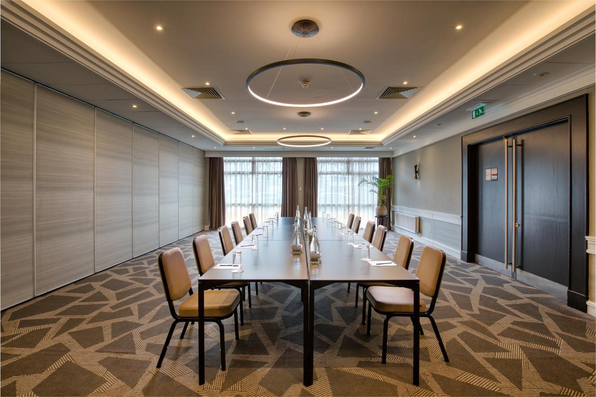 Doubletree By Hilton London Ealing Hotell Eksteriør bilde