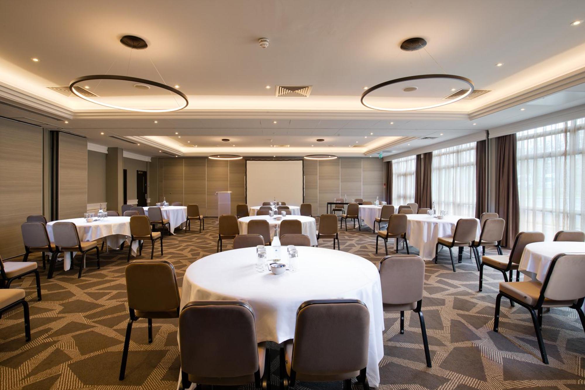 Doubletree By Hilton London Ealing Hotell Eksteriør bilde