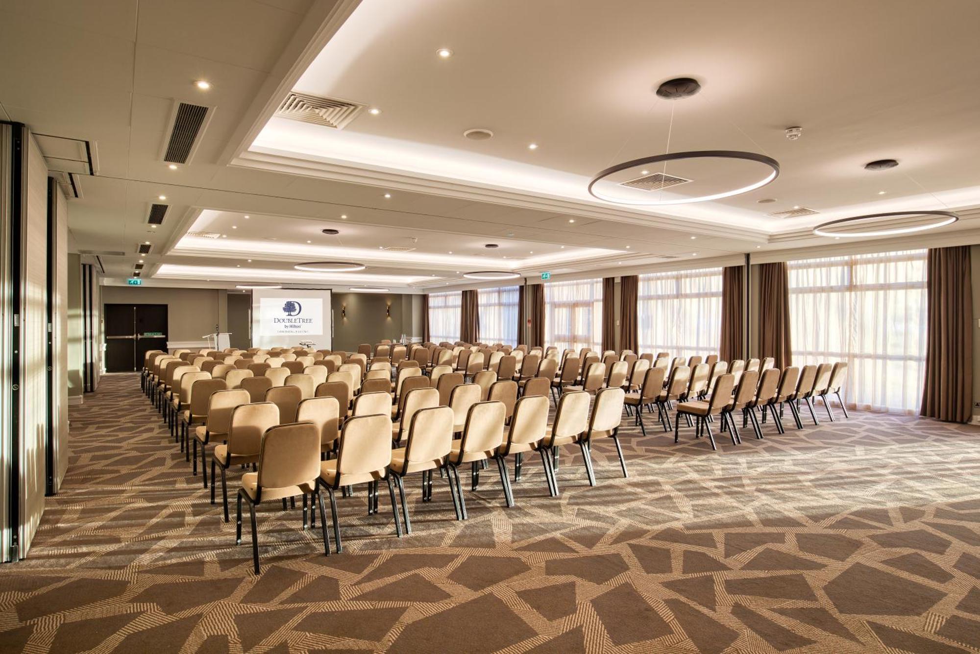 Doubletree By Hilton London Ealing Hotell Eksteriør bilde