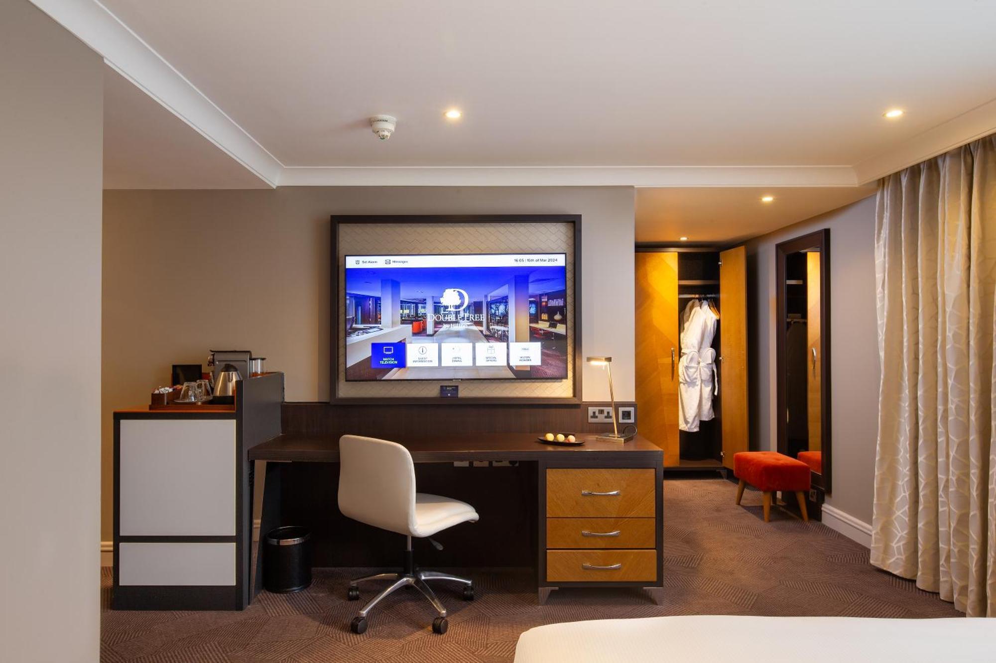 Doubletree By Hilton London Ealing Hotell Eksteriør bilde
