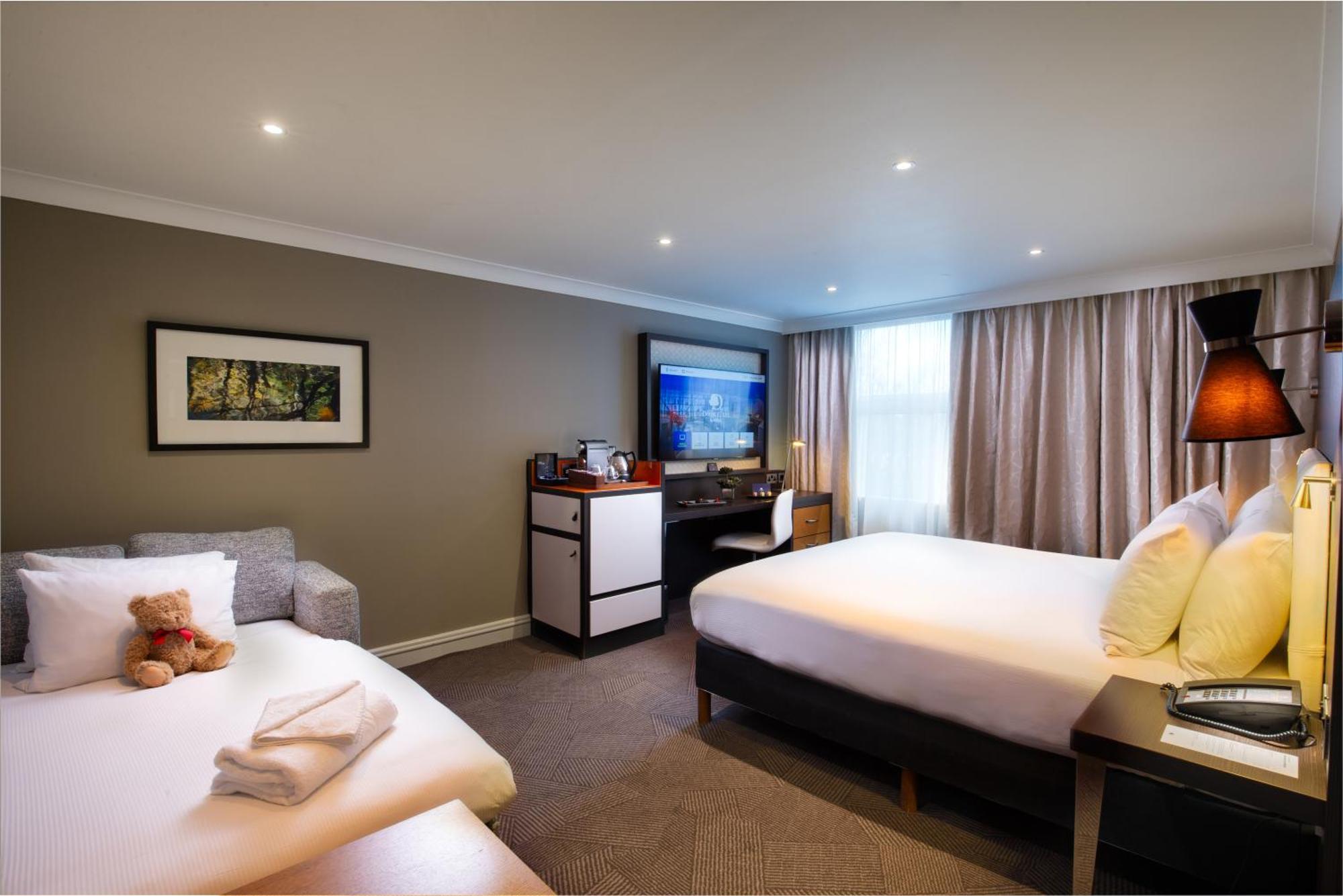 Doubletree By Hilton London Ealing Hotell Eksteriør bilde