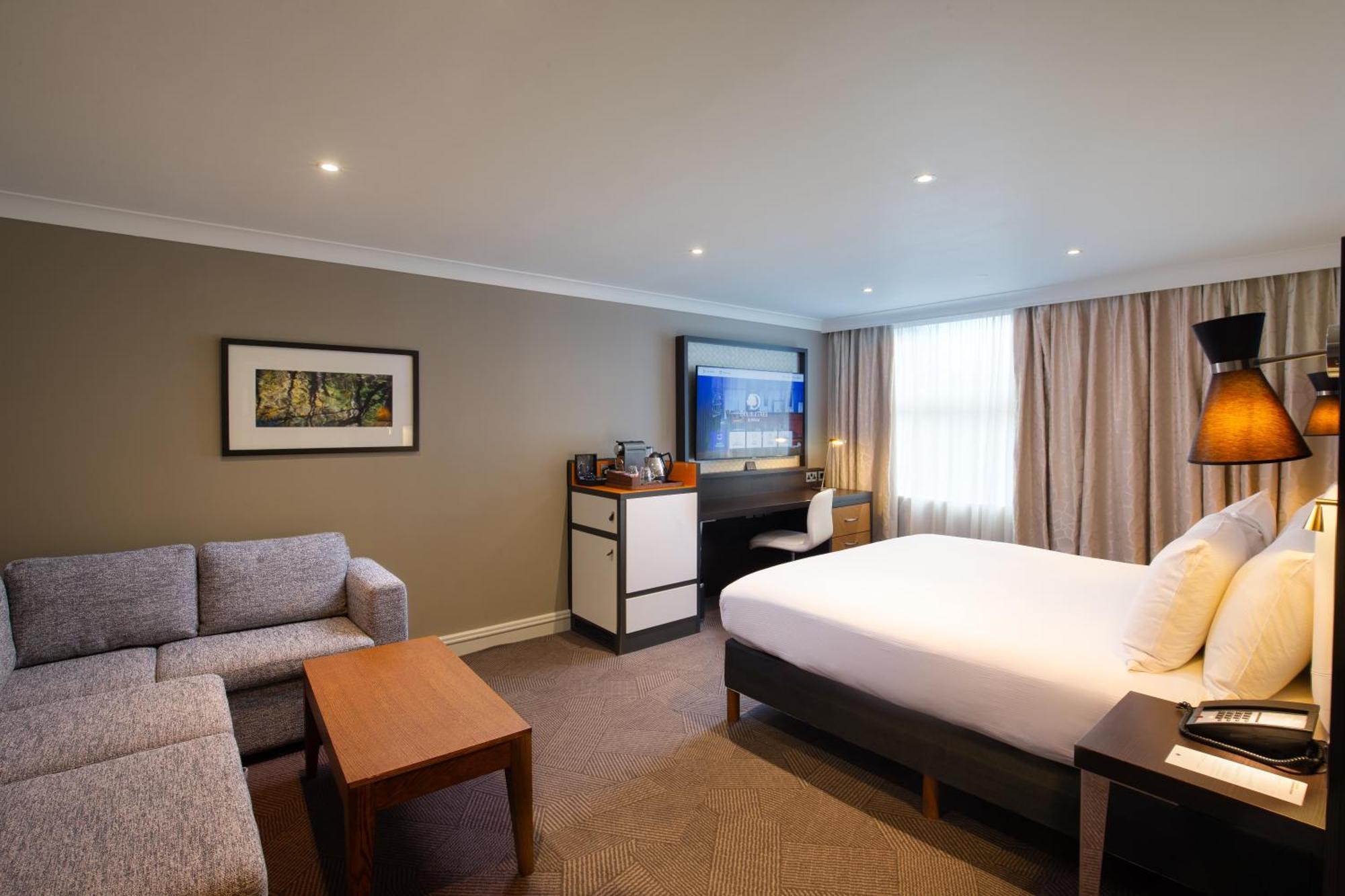 Doubletree By Hilton London Ealing Hotell Eksteriør bilde