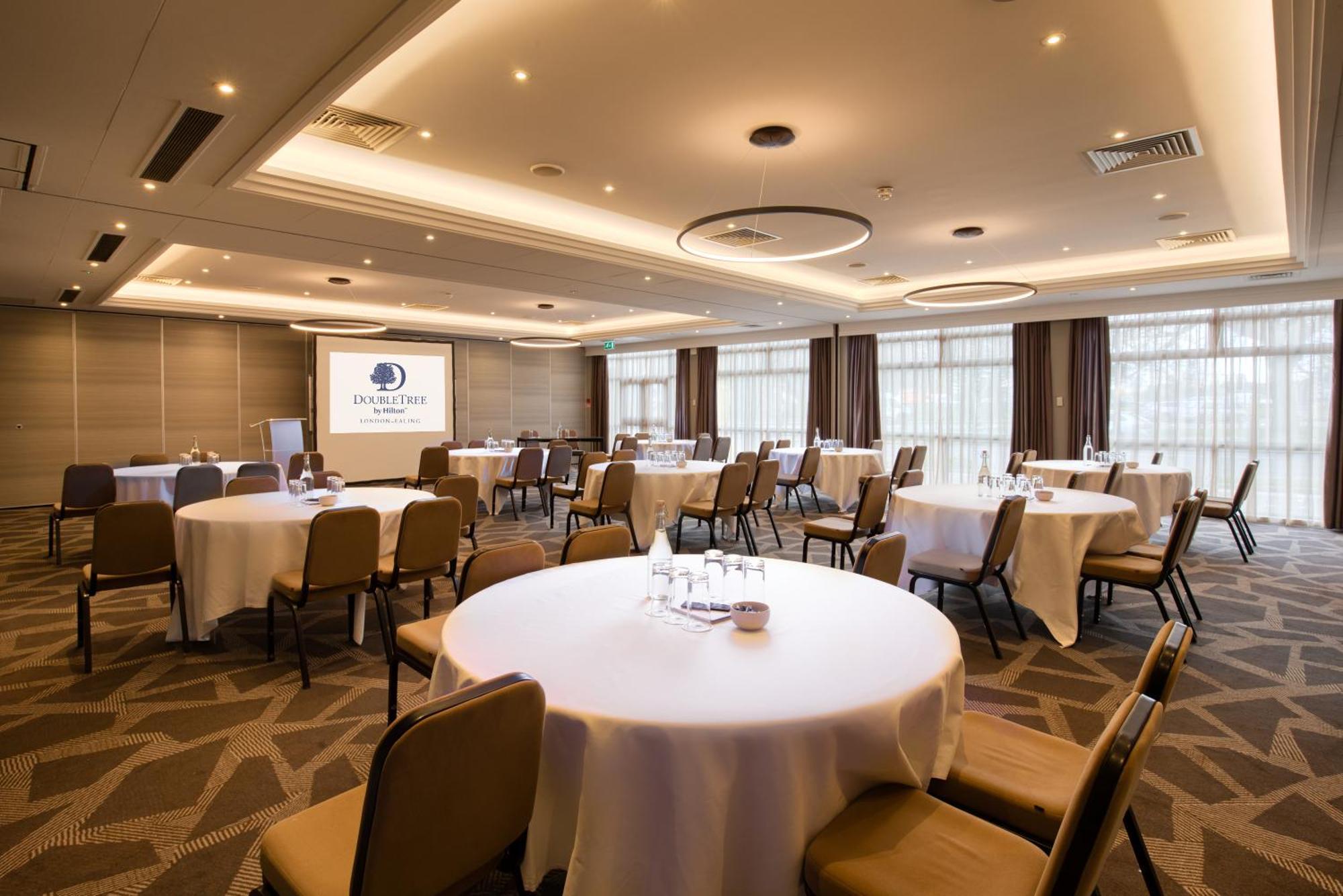 Doubletree By Hilton London Ealing Hotell Eksteriør bilde