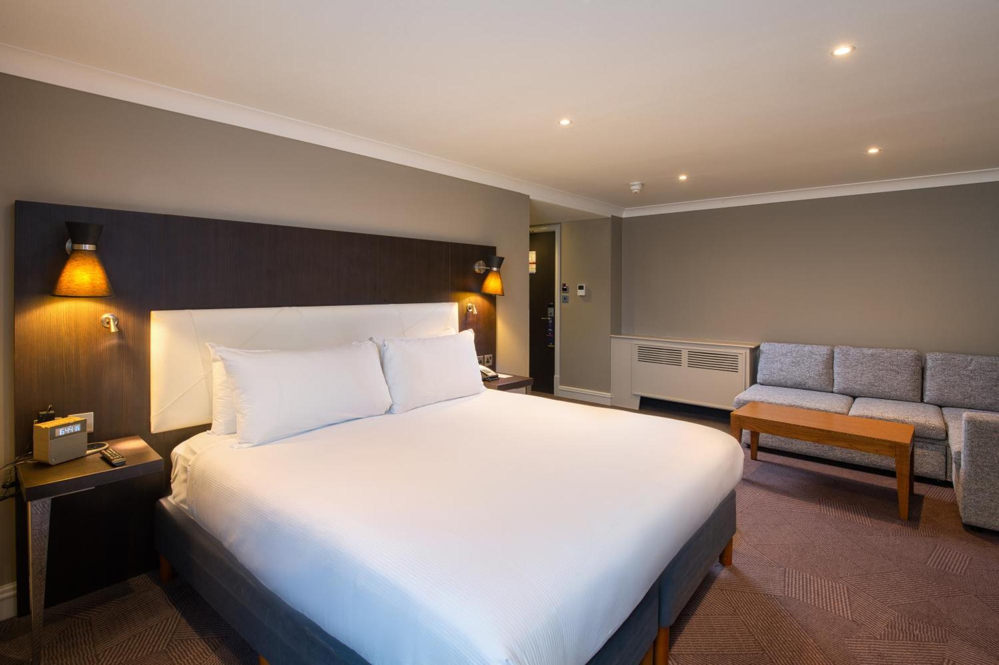 Doubletree By Hilton London Ealing Hotell Eksteriør bilde